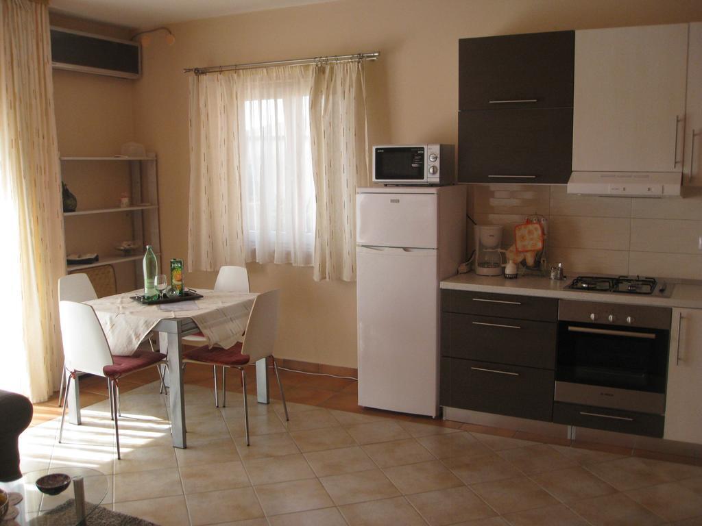 Dina Apartment *