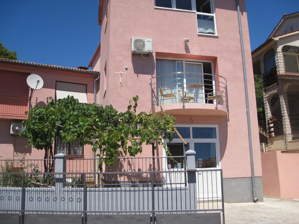Apartman Dina Pula