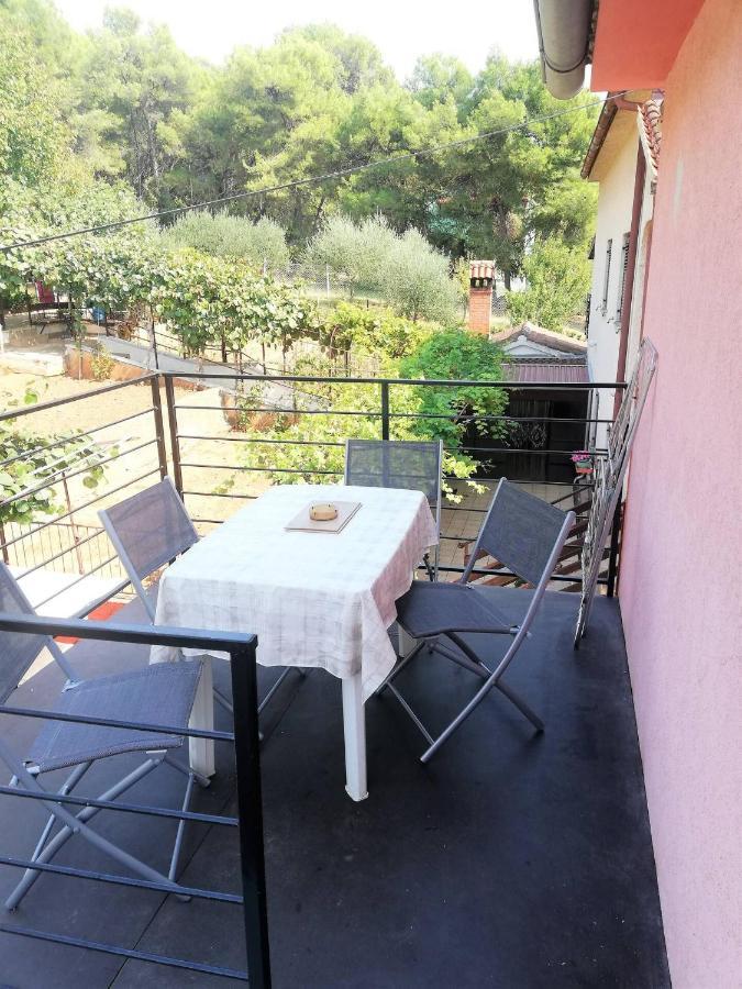 Apartman Dina *