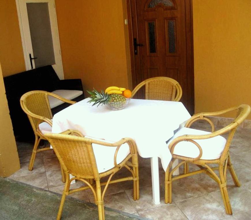 Apartman Dina