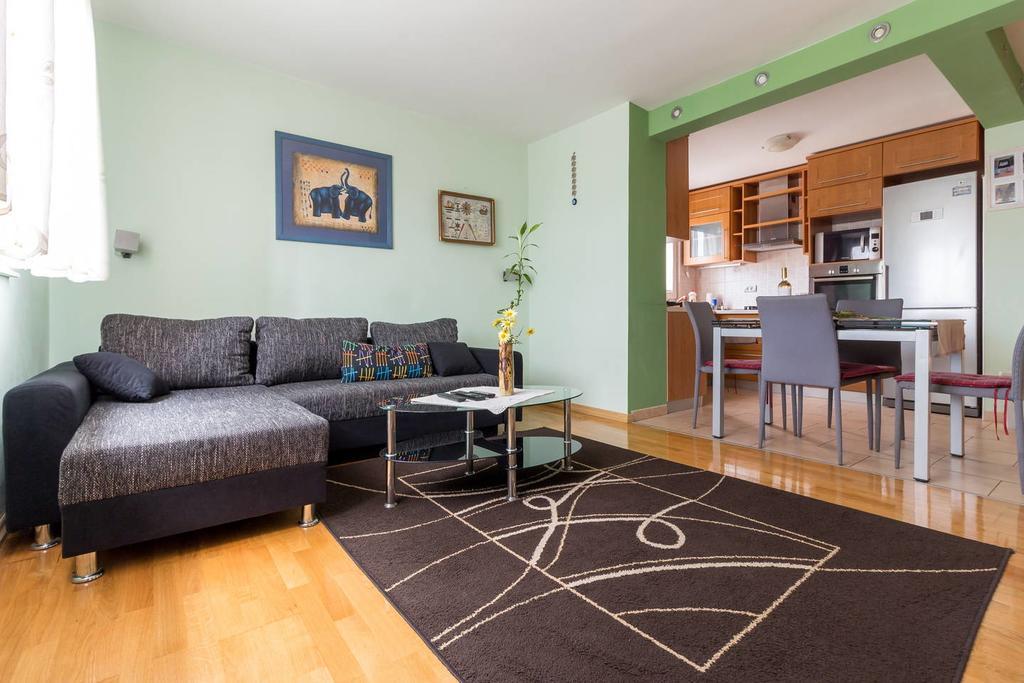 Dina Apartman *