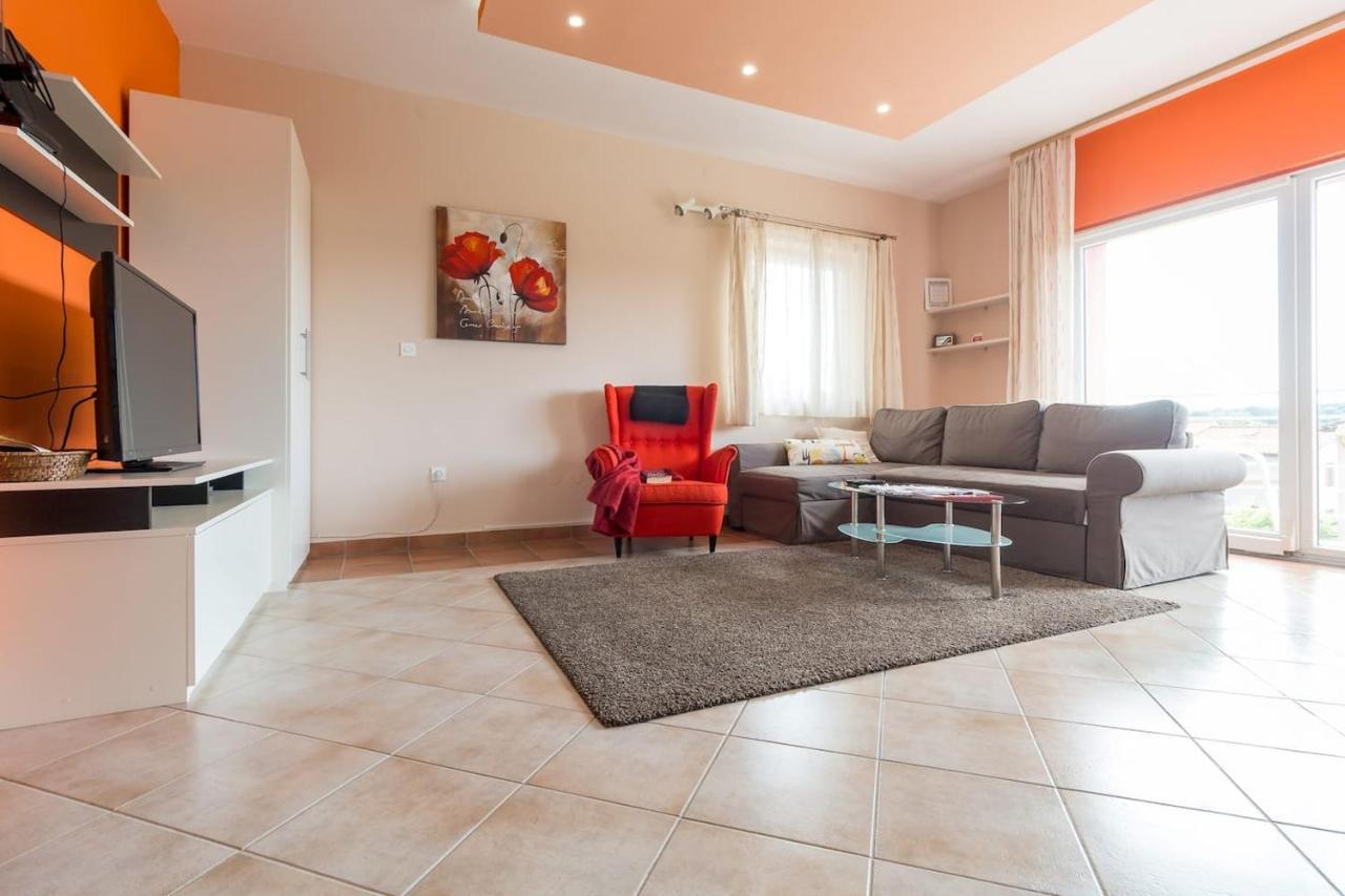 Dina Apartment *